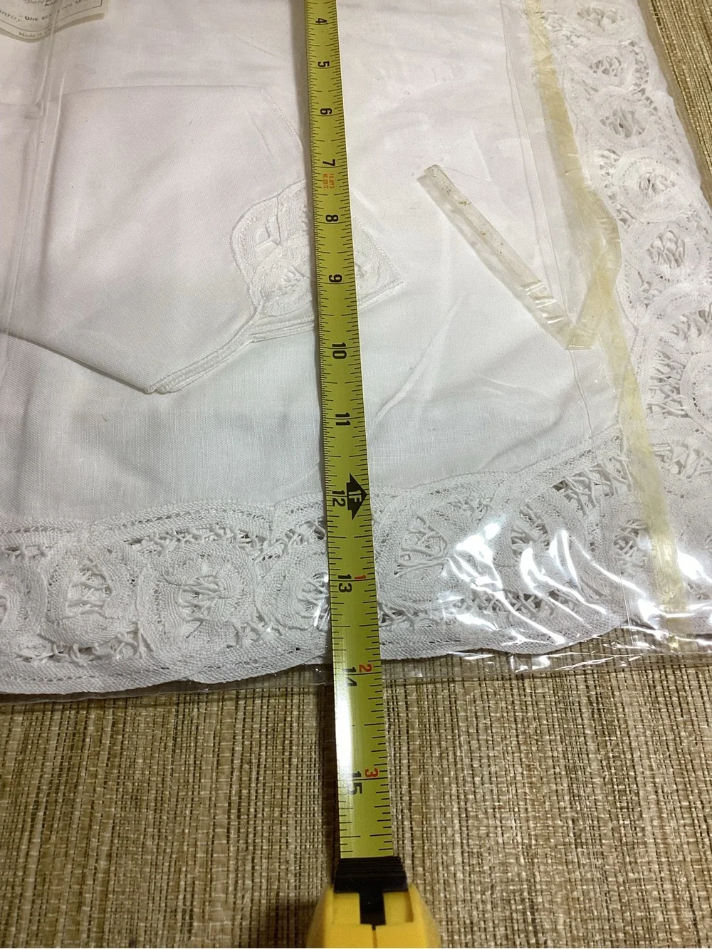 Vintage 100% Cotton White Lace-Edged Linen Placemat Set with Matching Napkins